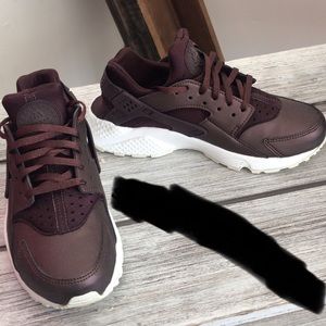 Nike Huaraches Women’s